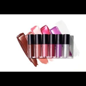 Younique Lucrative Lipgloss